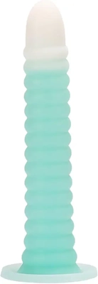 This beginner dildo's soft silicone and ribbed texture felt amazing and easy to use.